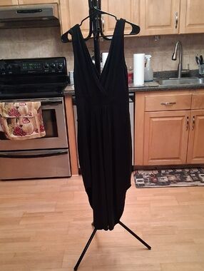 Source Unknown Black Sleeveless Asymmetrical V-Neck Dress with Draped Hem